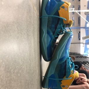 Kawhi Leonard basketball shoes